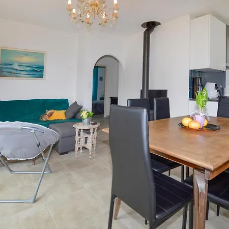 2 Bedroom Beautiful In * San-Giuliano