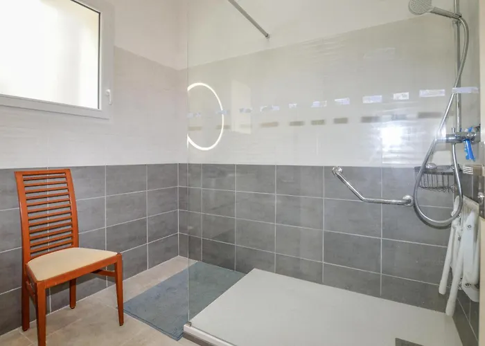 2 Bedroom Stunning In