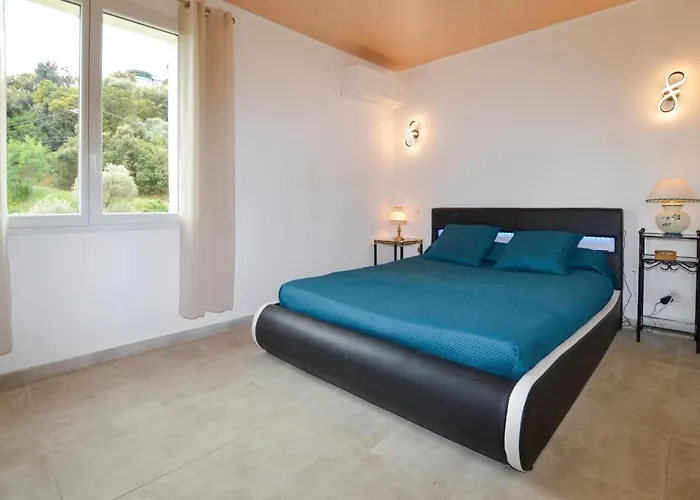 2 Bedroom Stunning In * San-Giuliano
