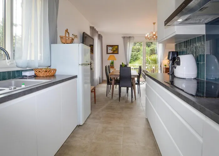 2 Bedroom Stunning In *